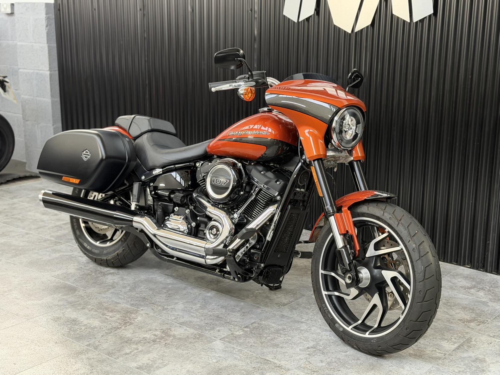 Harley-Davidson Softail 1745 FLSB Sport Glide Custom Cruiser Petrol Manual Euro 4 (84 ps)