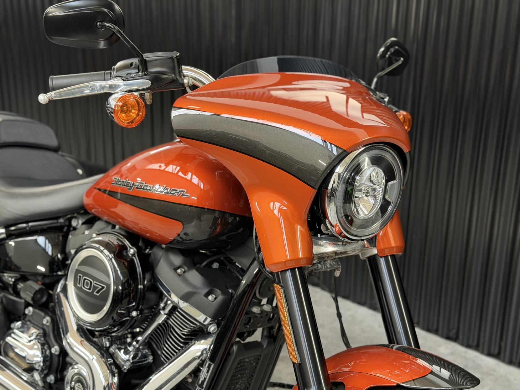 Harley-Davidson Softail 1745 FLSB Sport Glide Custom Cruiser Petrol Manual Euro 4 (84 ps)