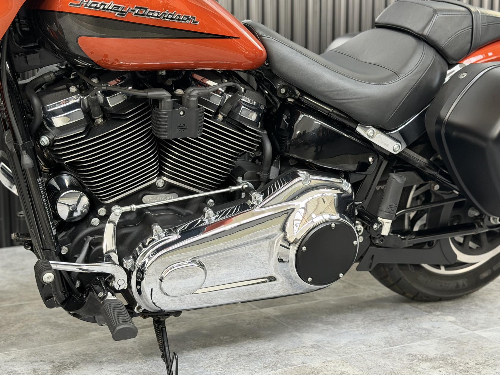 Harley-Davidson Softail 1745 FLSB Sport Glide Custom Cruiser Petrol Manual Euro 4 (84 ps)