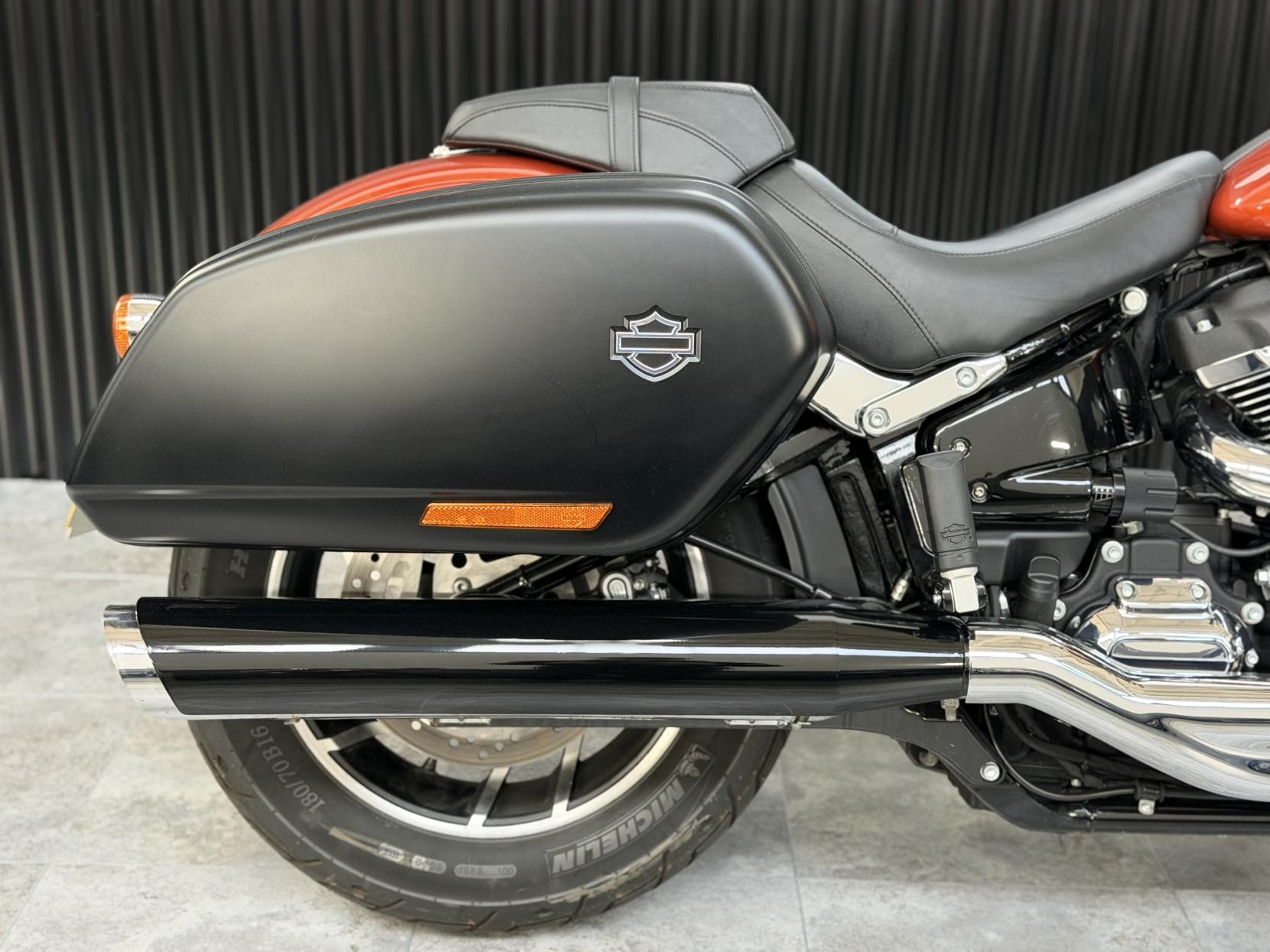 Harley-Davidson Softail 1745 FLSB Sport Glide Custom Cruiser Petrol Manual Euro 4 (84 ps)