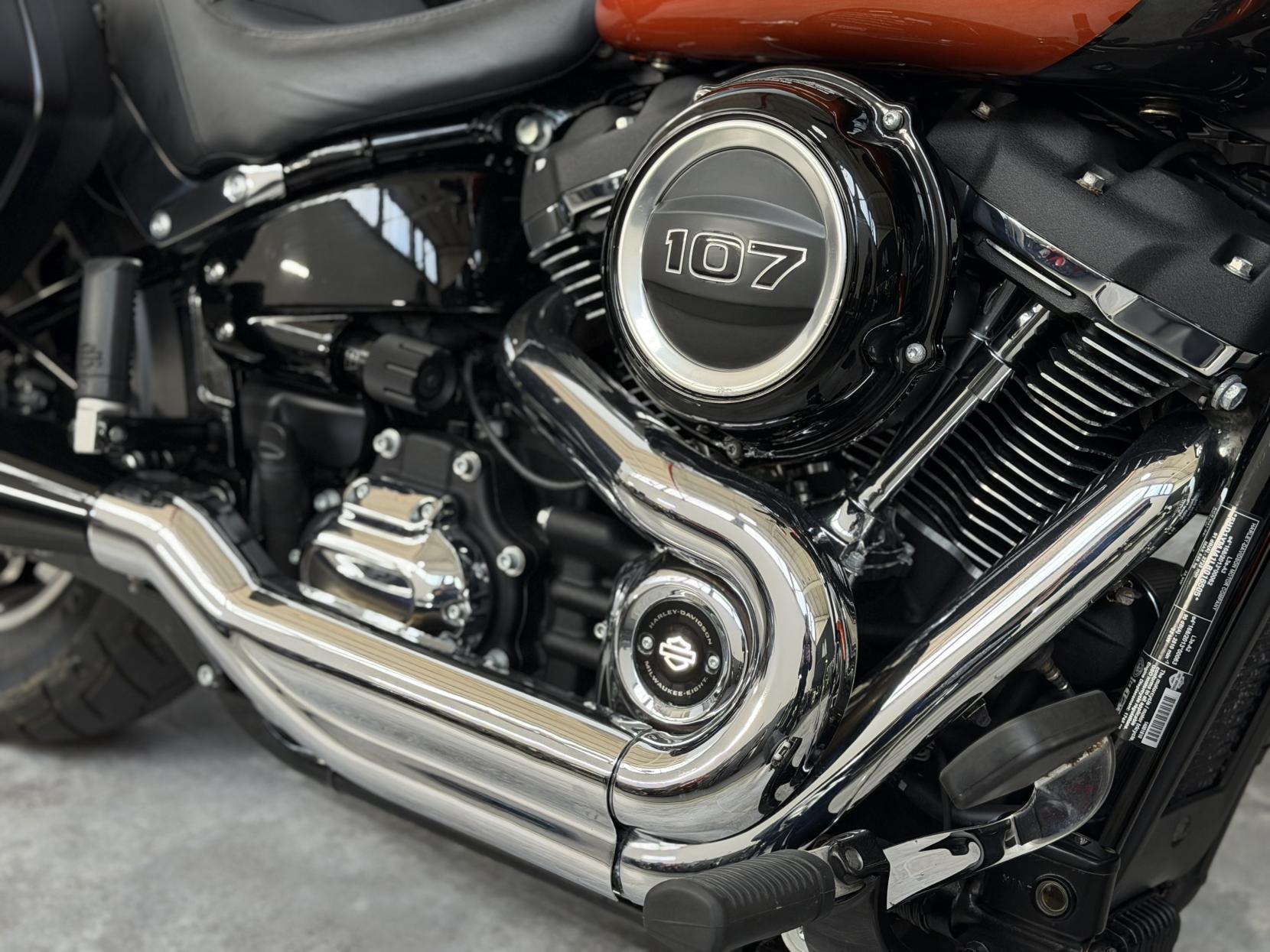 Harley-Davidson Softail 1745 FLSB Sport Glide Custom Cruiser Petrol Manual Euro 4 (84 ps)