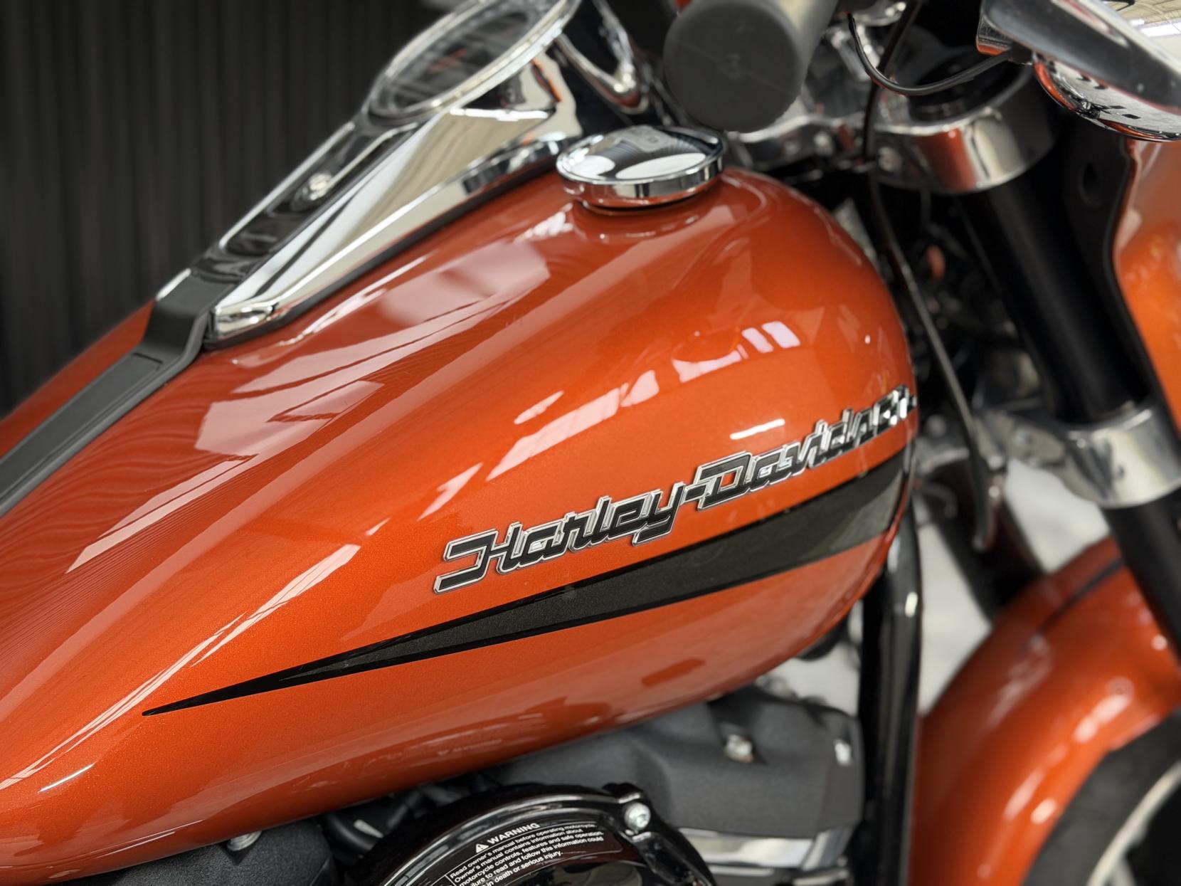 Harley-Davidson Softail 1745 FLSB Sport Glide Custom Cruiser Petrol Manual Euro 4 (84 ps)