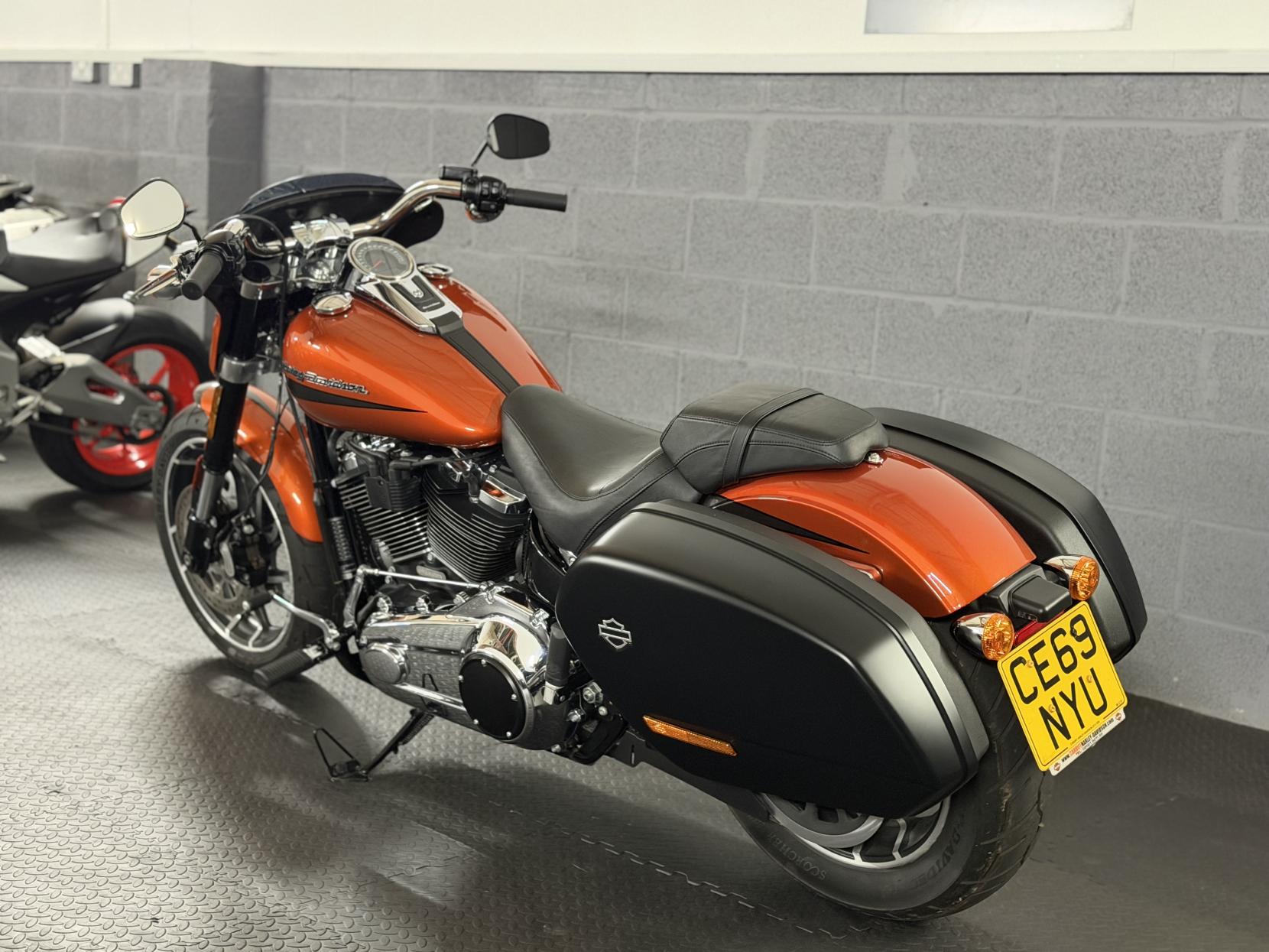Harley-Davidson Softail 1745 FLSB Sport Glide Custom Cruiser Petrol Manual Euro 4 (84 ps)