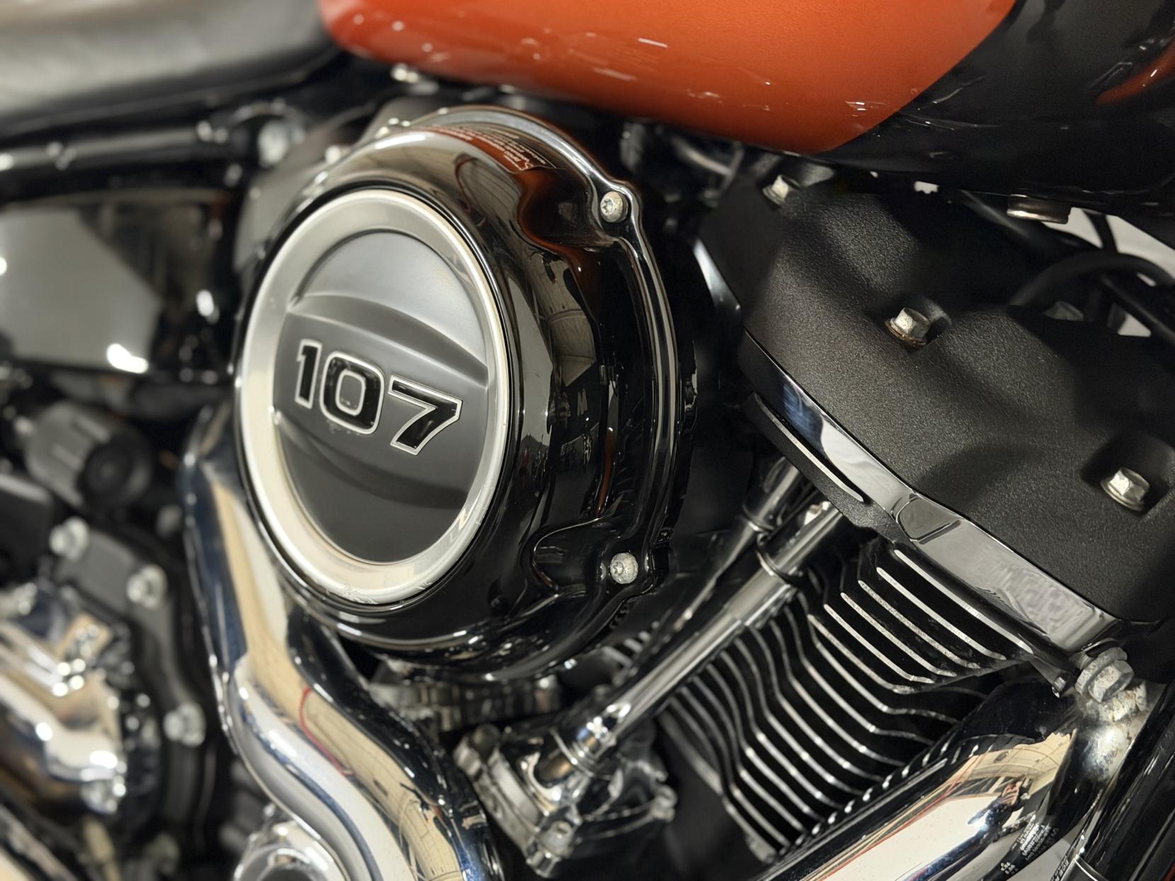 Harley-Davidson Softail 1745 FLSB Sport Glide Custom Cruiser Petrol Manual Euro 4 (84 ps)