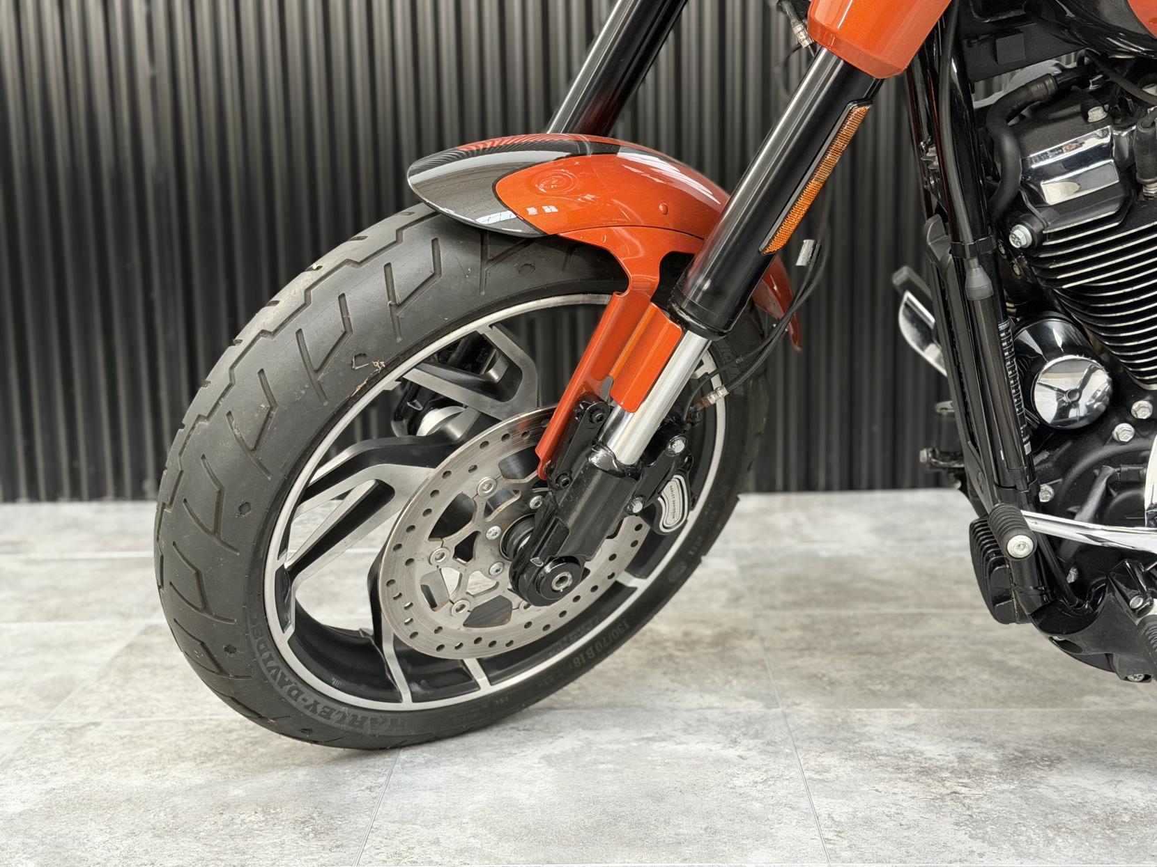 Harley-Davidson Softail 1745 FLSB Sport Glide Custom Cruiser Petrol Manual Euro 4 (84 ps)