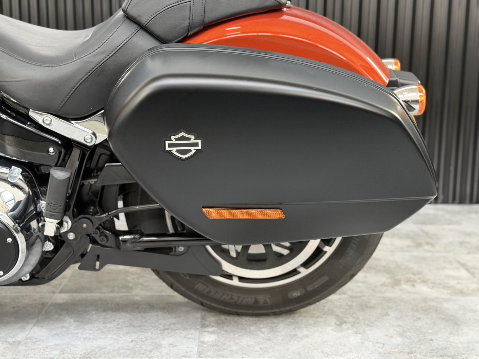 Harley-Davidson Softail 1745 FLSB Sport Glide Custom Cruiser Petrol Manual Euro 4 (84 ps)