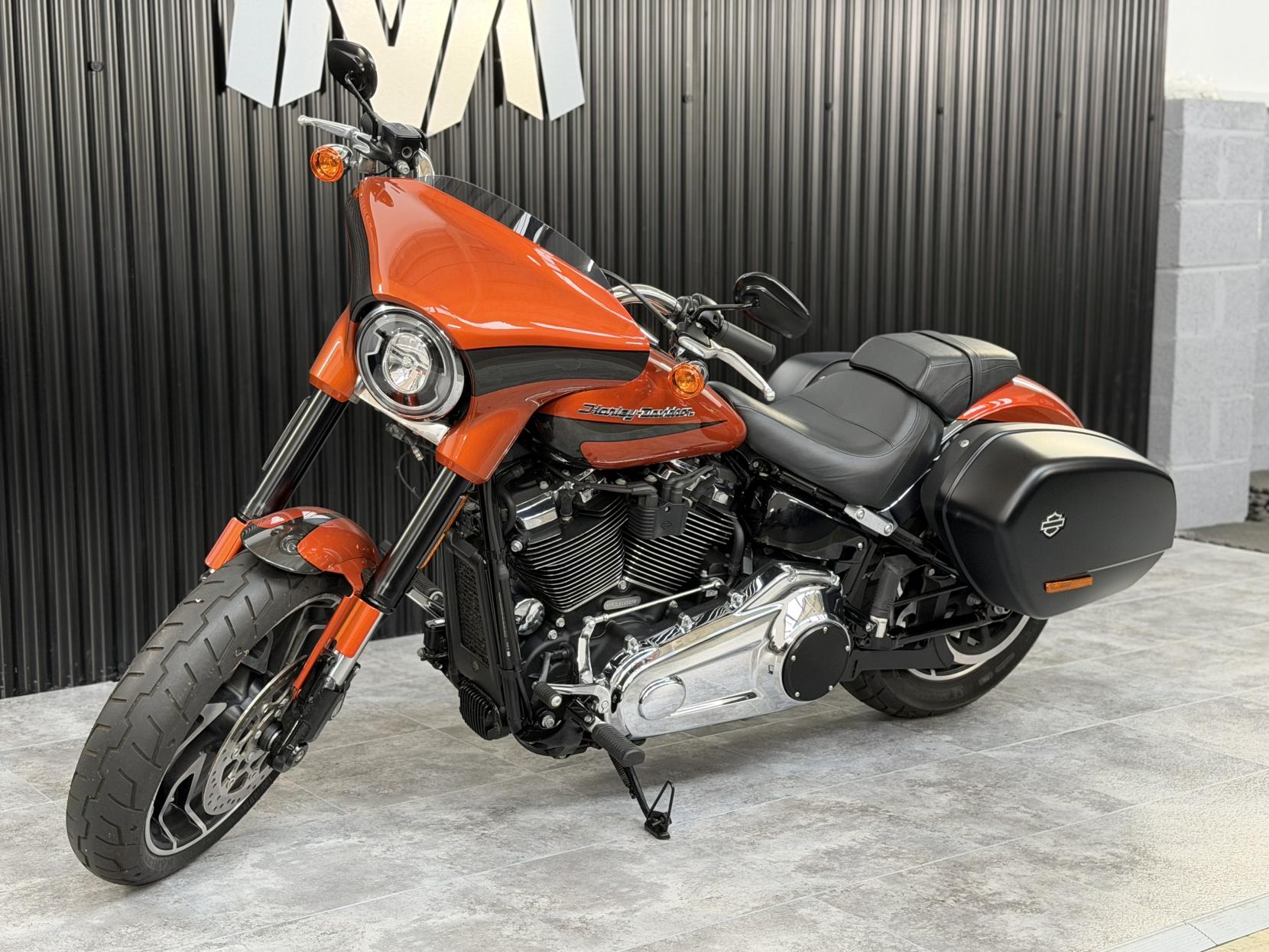 Harley-Davidson Softail 1745 FLSB Sport Glide Custom Cruiser Petrol Manual Euro 4 (84 ps)