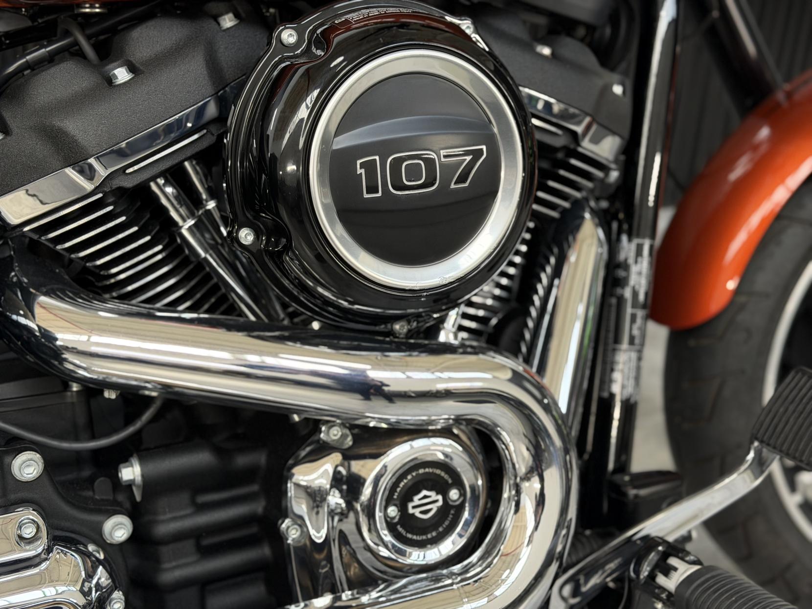 Harley-Davidson Softail 1745 FLSB Sport Glide Custom Cruiser Petrol Manual Euro 4 (84 ps)