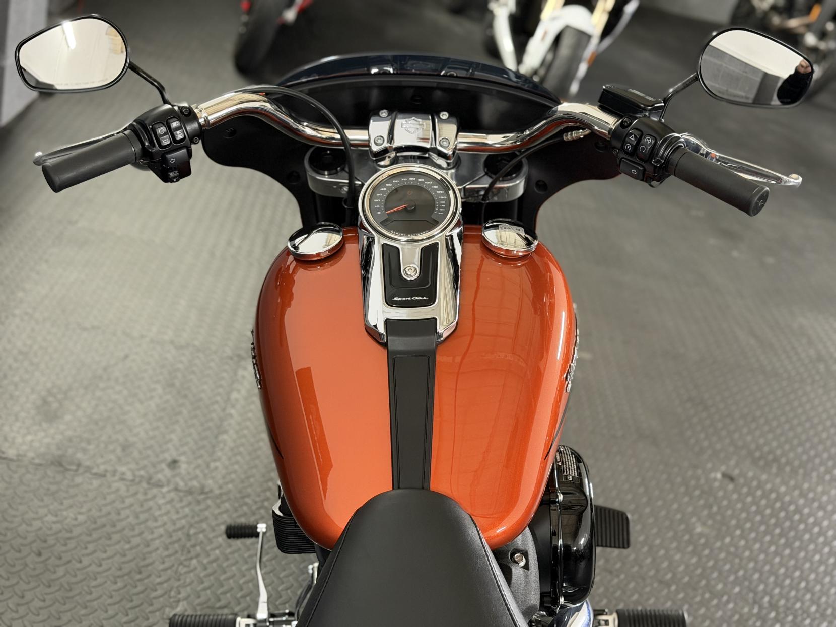 Harley-Davidson Softail 1745 FLSB Sport Glide Custom Cruiser Petrol Manual Euro 4 (84 ps)