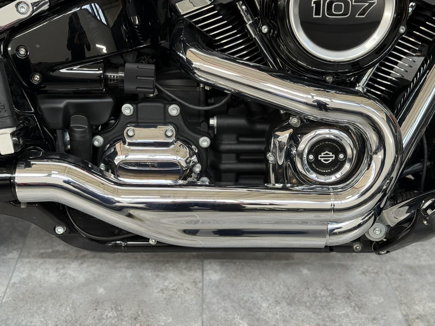 Harley-Davidson Softail 1745 FLSB Sport Glide Custom Cruiser Petrol Manual Euro 4 (84 ps)