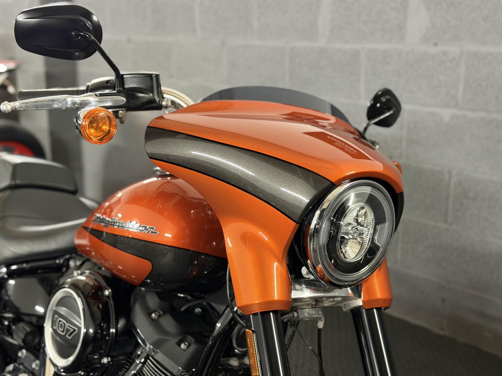 Harley-Davidson Softail 1745 FLSB Sport Glide Custom Cruiser Petrol Manual Euro 4 (84 ps)