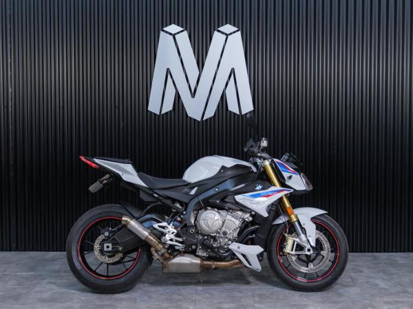 プレスリ Ducati 1199 Panigale 1199 S Tricolore Super Sports Petrol Manual