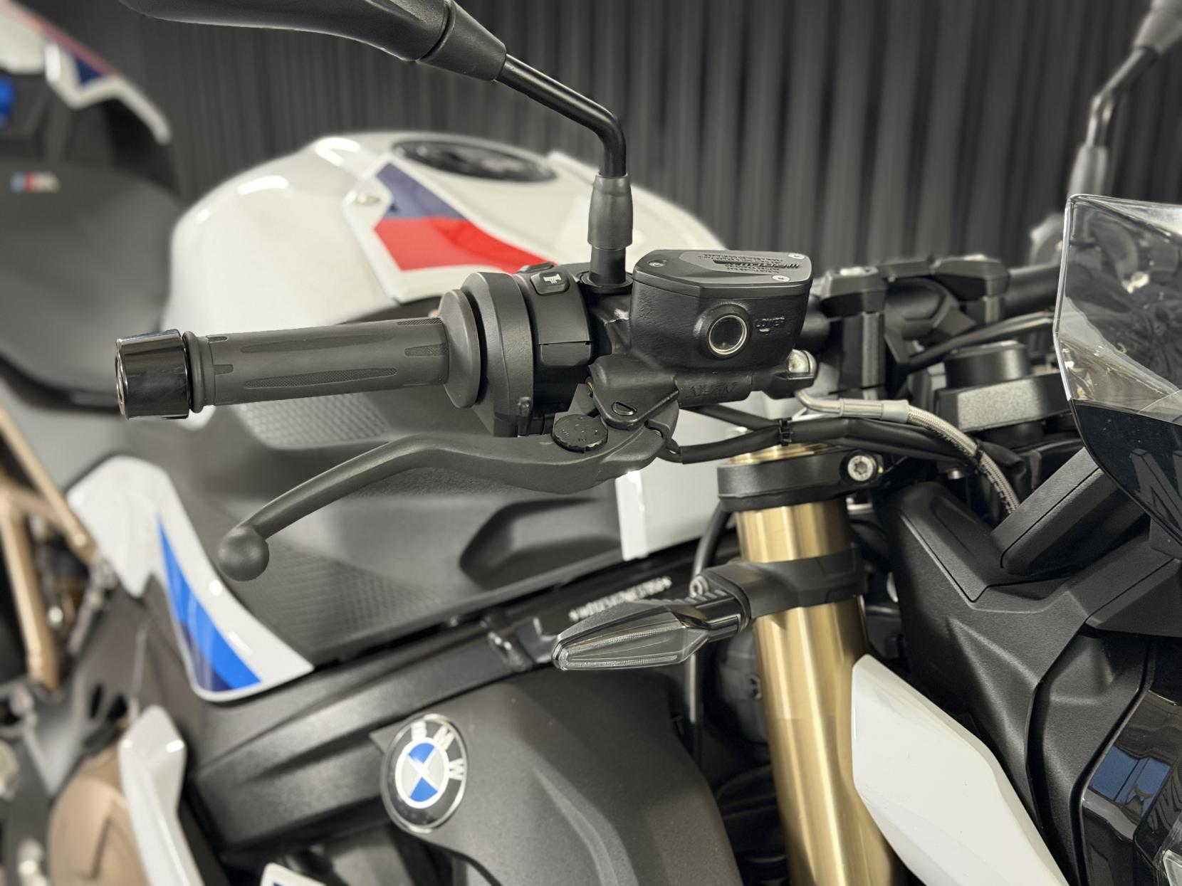 BMW S 1000 R 1000 Sport Naked Petrol Manual Euro 5 (164 ps)