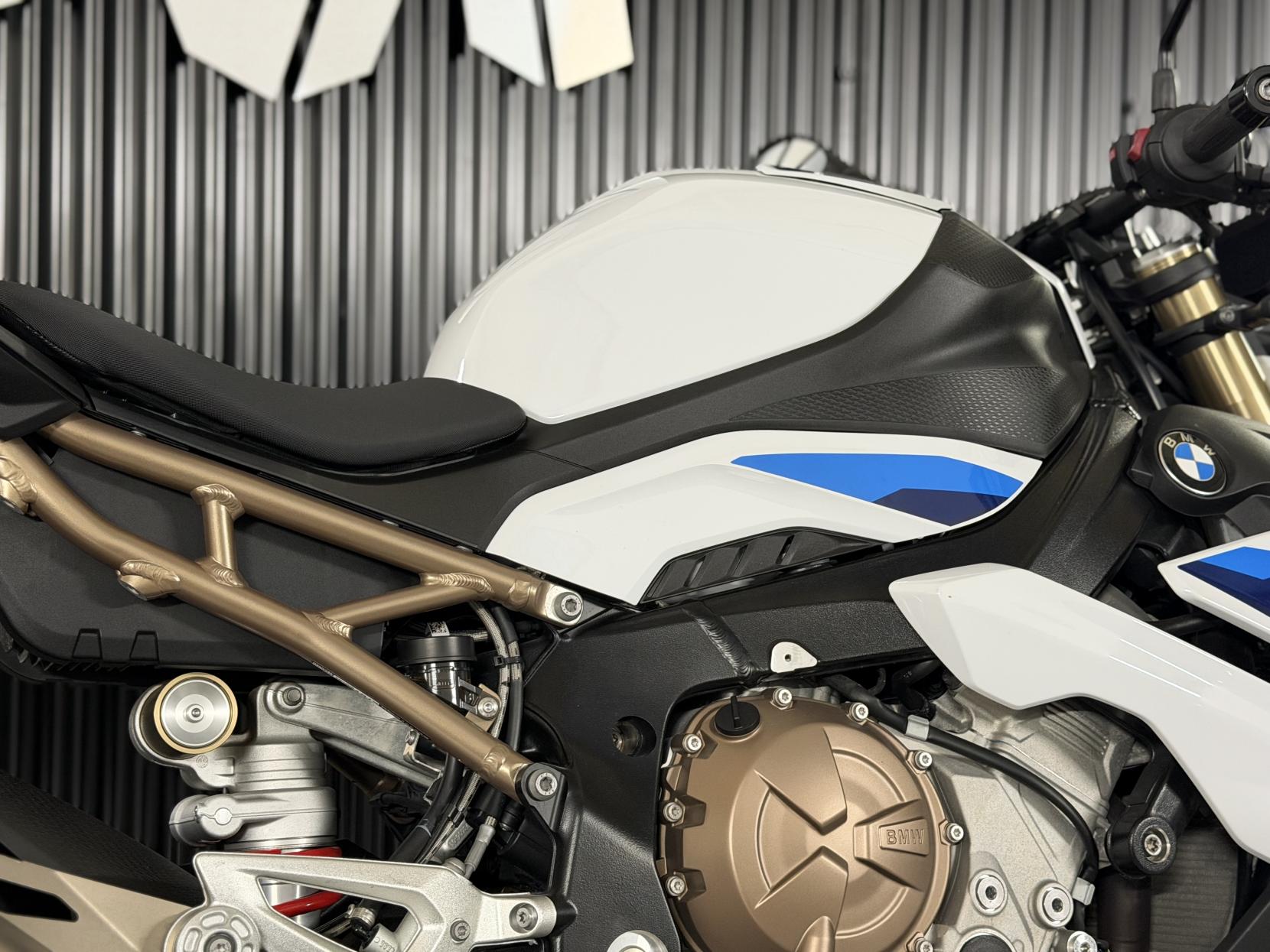 BMW S 1000 R 1000 Sport Naked Petrol Manual Euro 5 (164 ps)