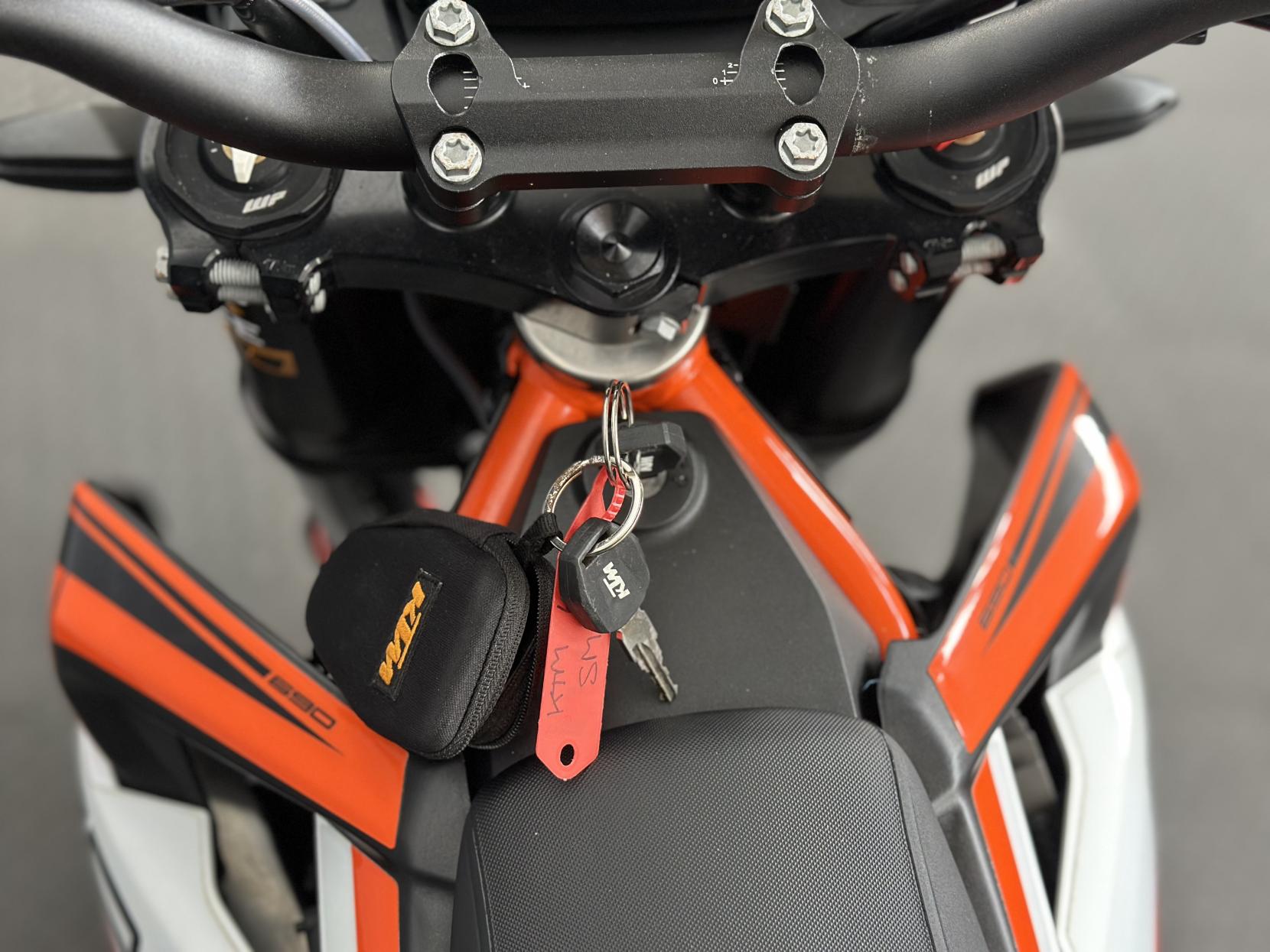 KTM 690 SMC R 690 Super Moto Petrol Manual X-Ring Euro 4 (75 ps)