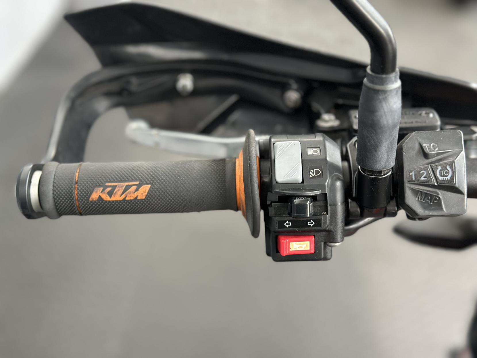 KTM 690 SMC R 690 Super Moto Petrol Manual X-Ring Euro 4 (75 ps)