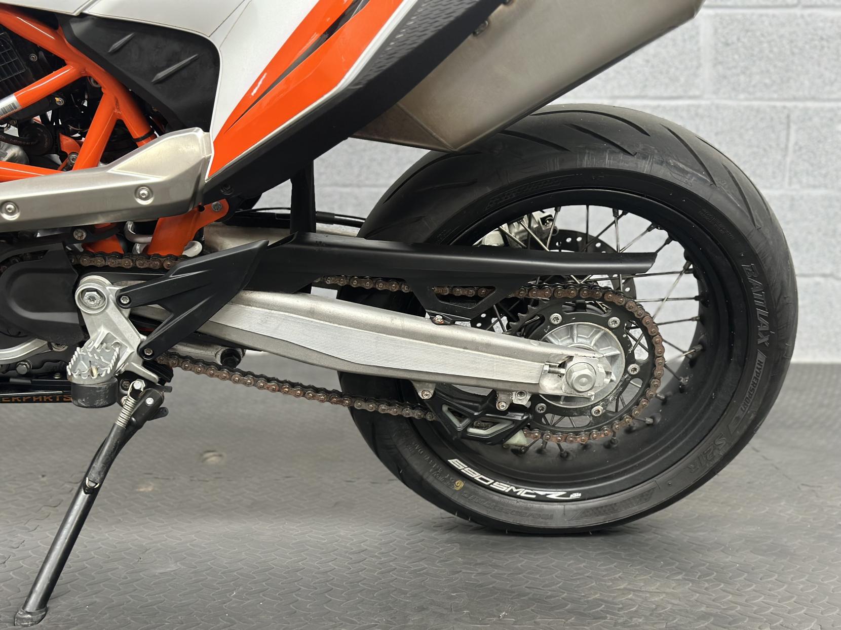 KTM 690 SMC R 690 Super Moto Petrol Manual X-Ring Euro 4 (75 ps)