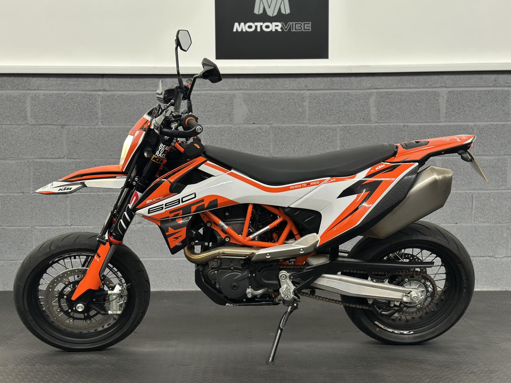 KTM 690 SMC R 690 Super Moto Petrol Manual X-Ring Euro 4 (75 ps)