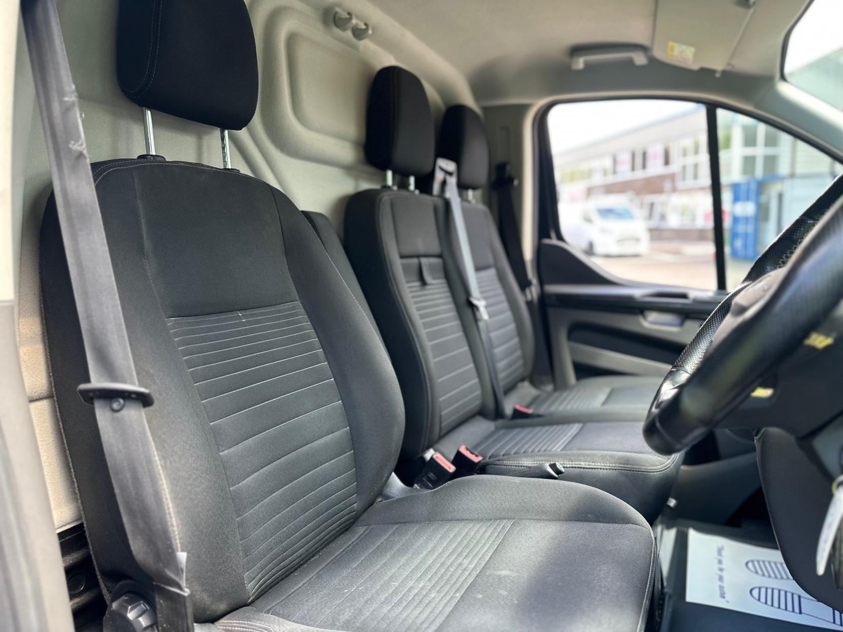 Ford Transit Custom 2.0 280 EcoBlue Limited Panel Van 5dr Diesel Manual L1 H1 Euro 6 (s/s) (130 ps)