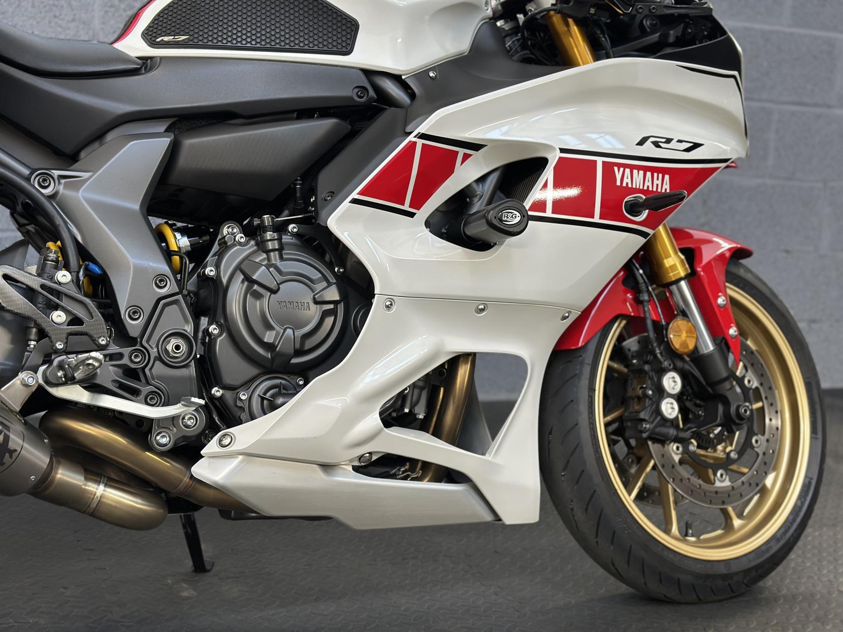 Yamaha R7 700 Super Sports Petrol Manual Euro 5 (73 ps)