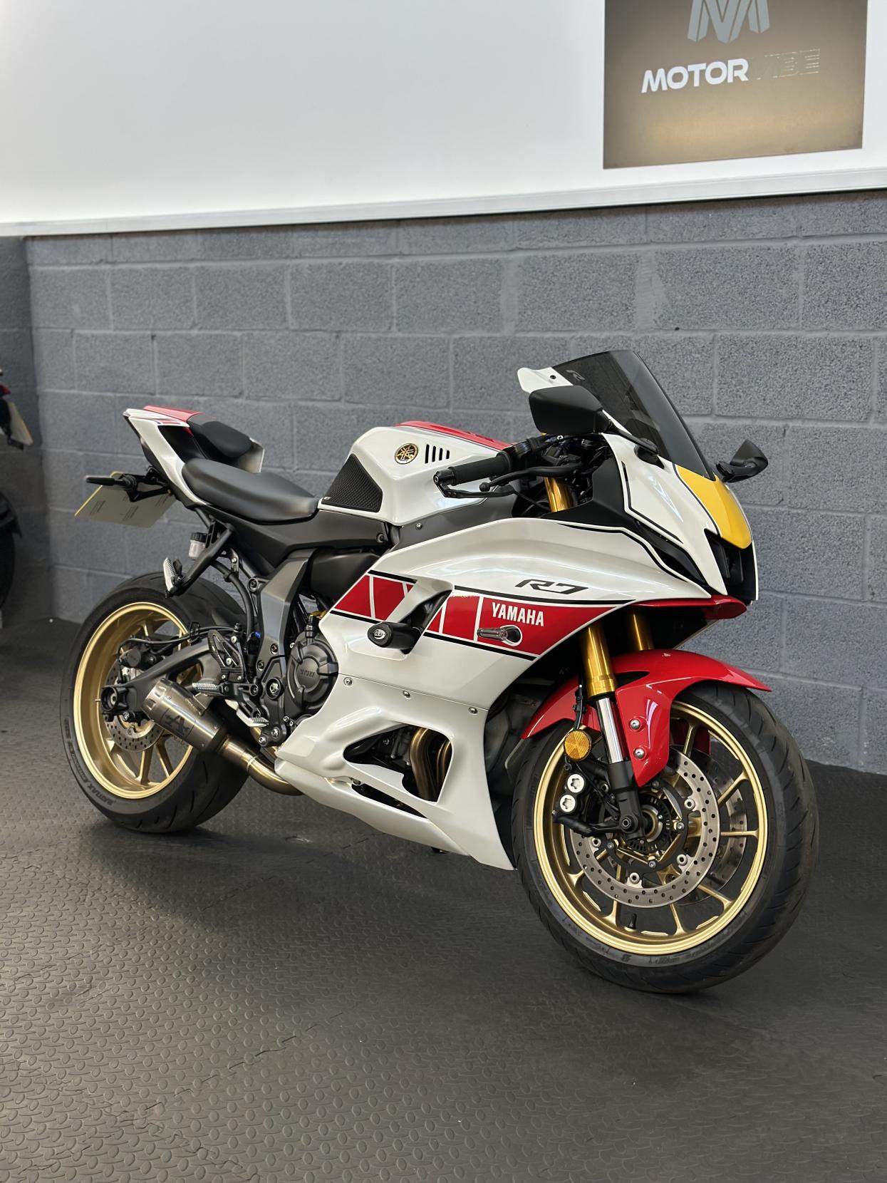 Yamaha R7 700 Super Sports Petrol Manual Euro 5 (73 ps)