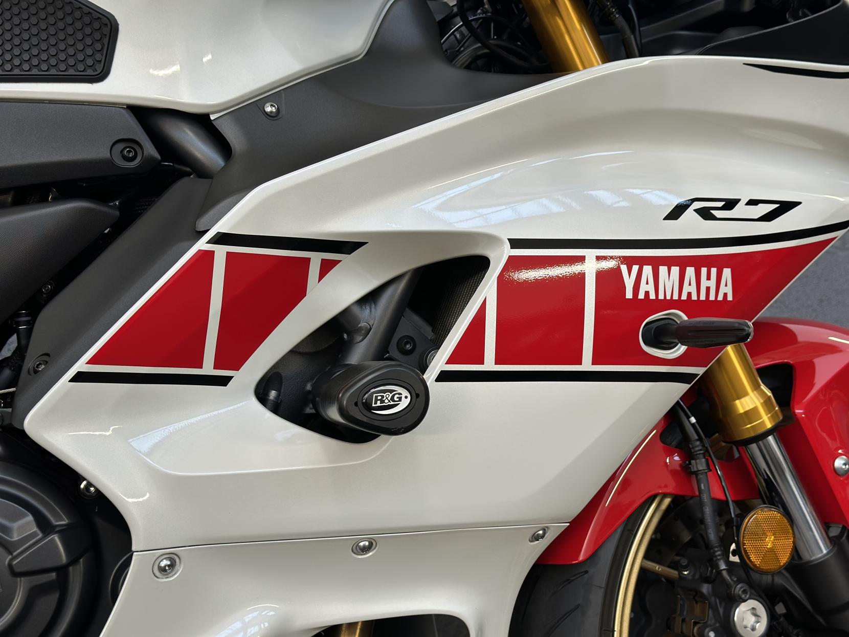 Yamaha R7 700 Super Sports Petrol Manual Euro 5 (73 ps)