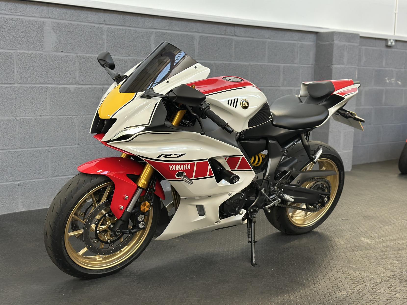 Yamaha R7 700 Super Sports Petrol Manual Euro 5 (73 ps)