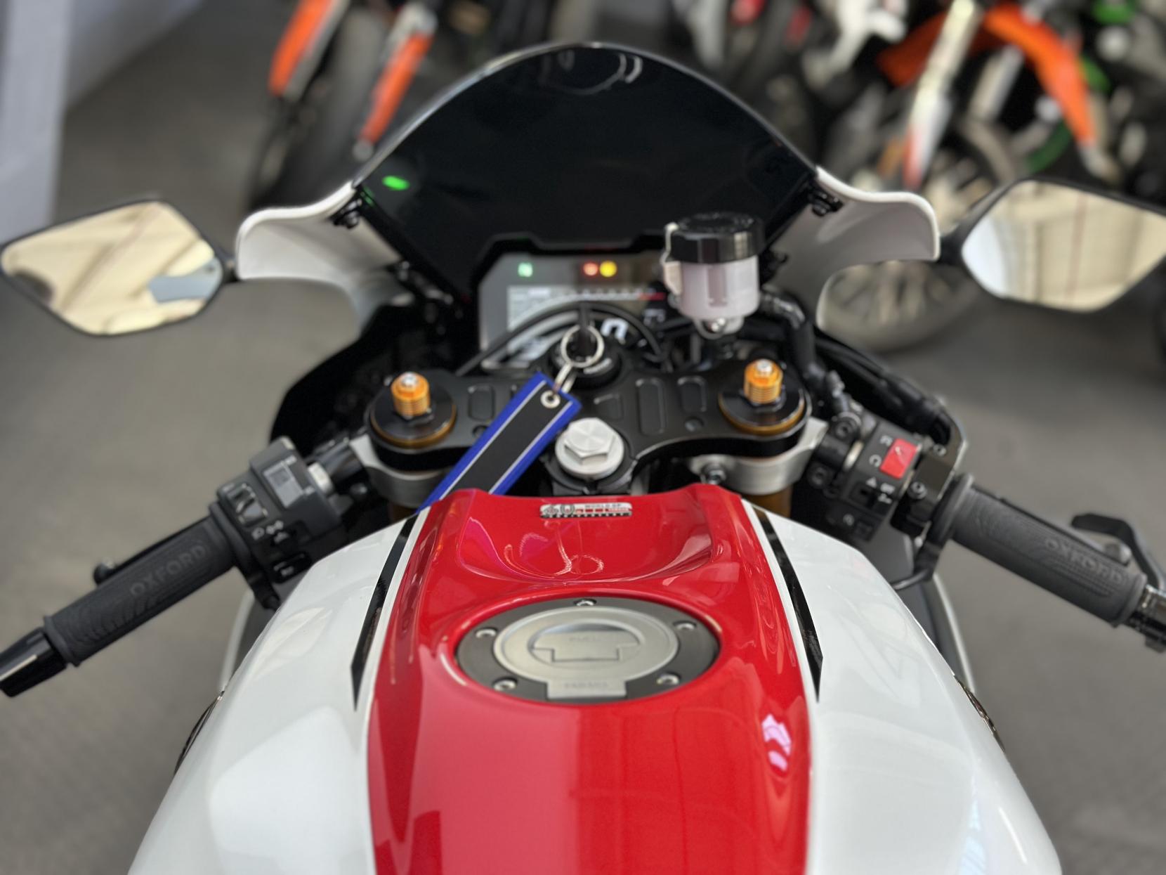 Yamaha R7 700 Super Sports Petrol Manual Euro 5 (73 ps)