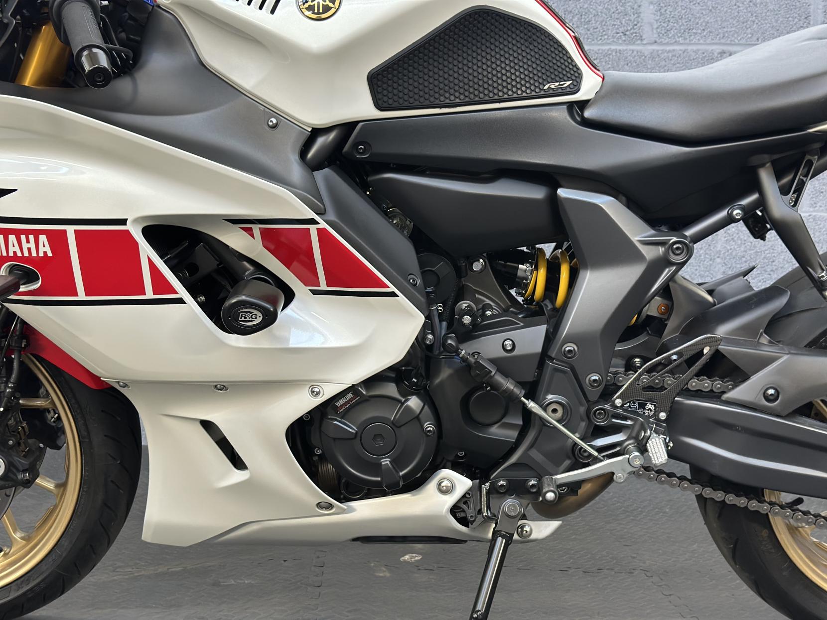 Yamaha R7 700 Super Sports Petrol Manual Euro 5 (73 ps)