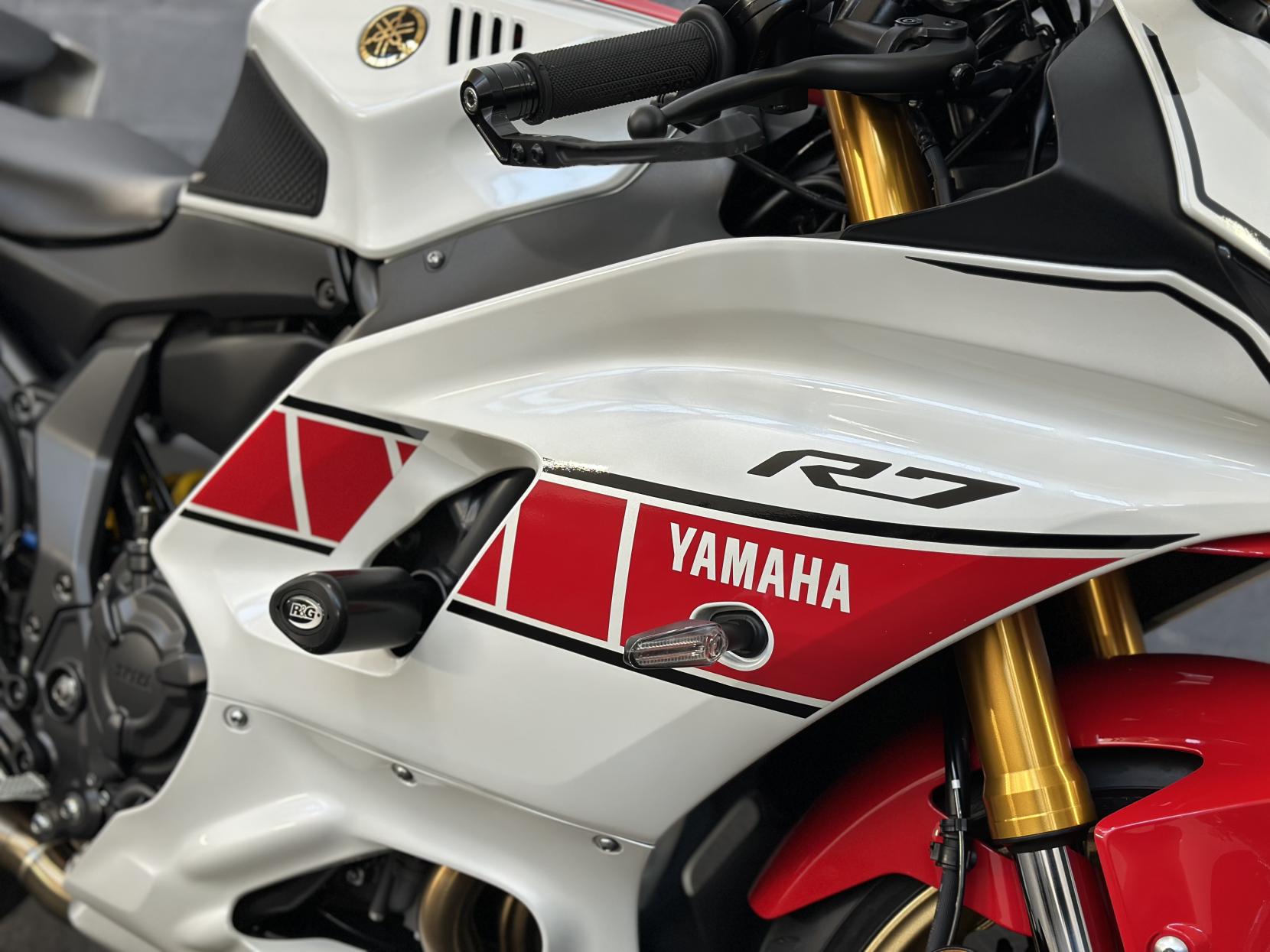 Yamaha R7 700 Super Sports Petrol Manual Euro 5 (73 ps)