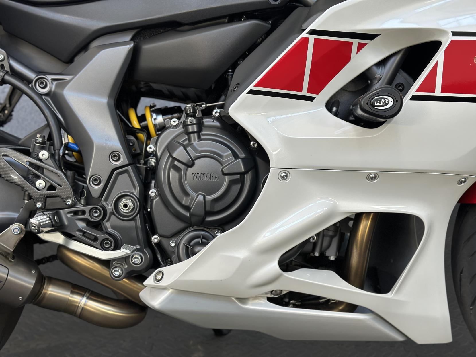 Yamaha R7 700 Super Sports Petrol Manual Euro 5 (73 ps)