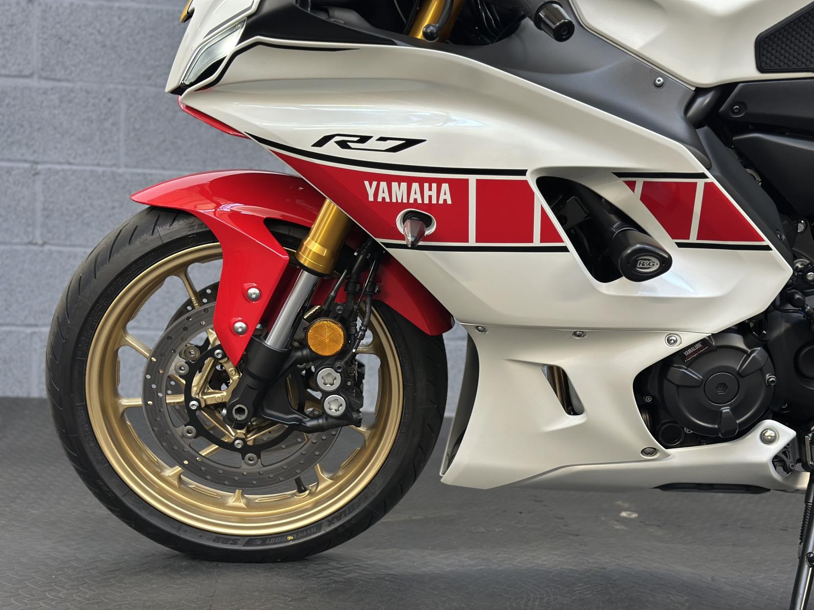 Yamaha R7 700 Super Sports Petrol Manual Euro 5 (73 ps)