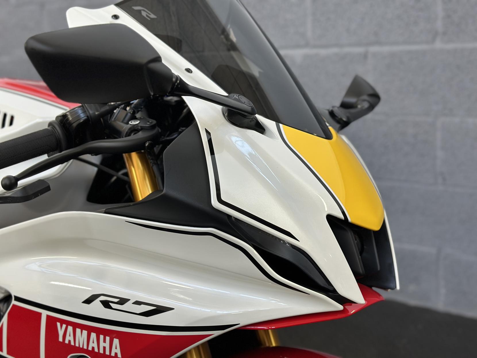 Yamaha R7 700 Super Sports Petrol Manual Euro 5 (73 ps)