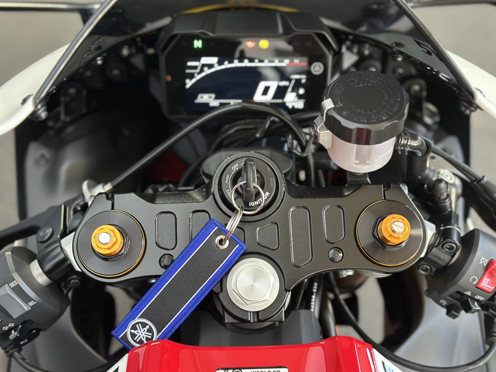 Yamaha R7 700 Super Sports Petrol Manual Euro 5 (73 ps)