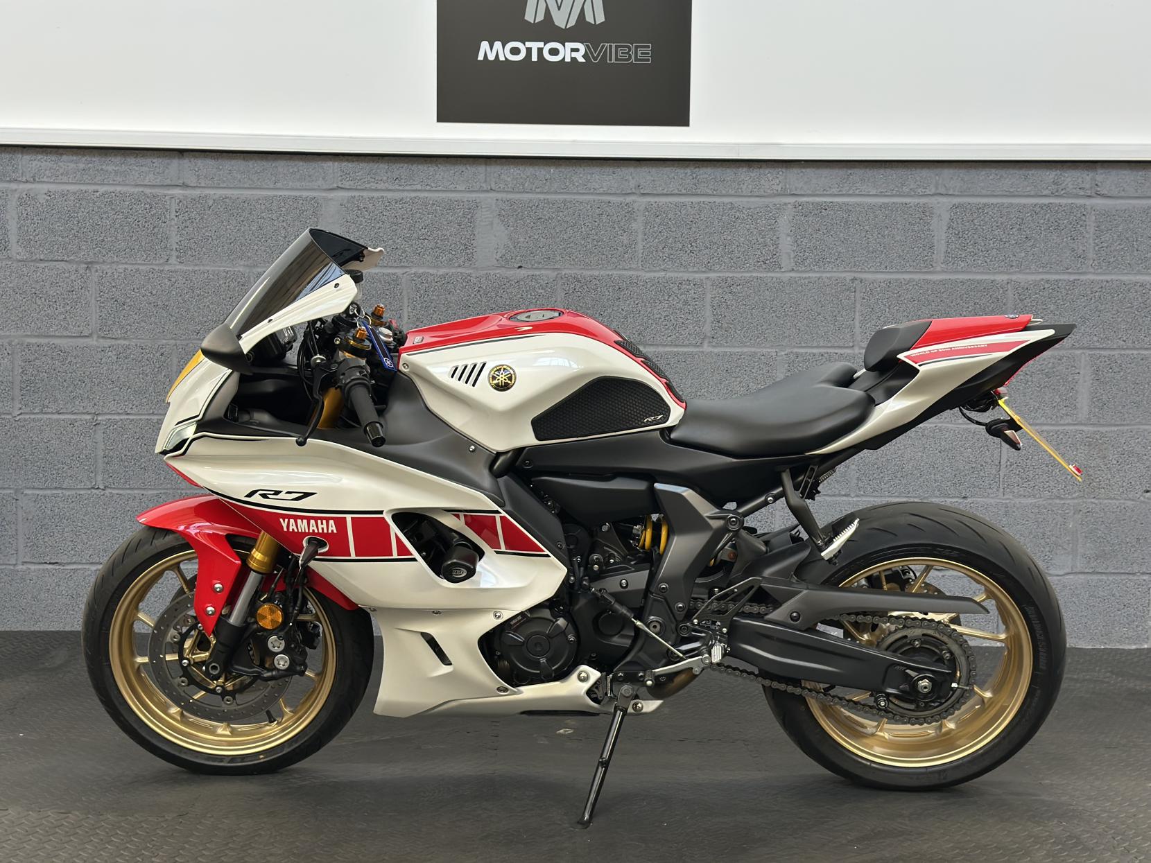 Yamaha R7 700 Super Sports Petrol Manual Euro 5 (73 ps)