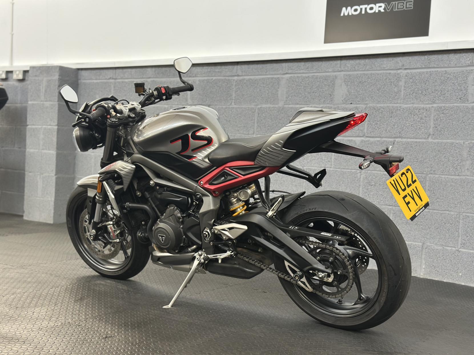 Triumph Street Triple 765 765 RS Naked Petrol Manual X-ring Euro 5 (124 ps)