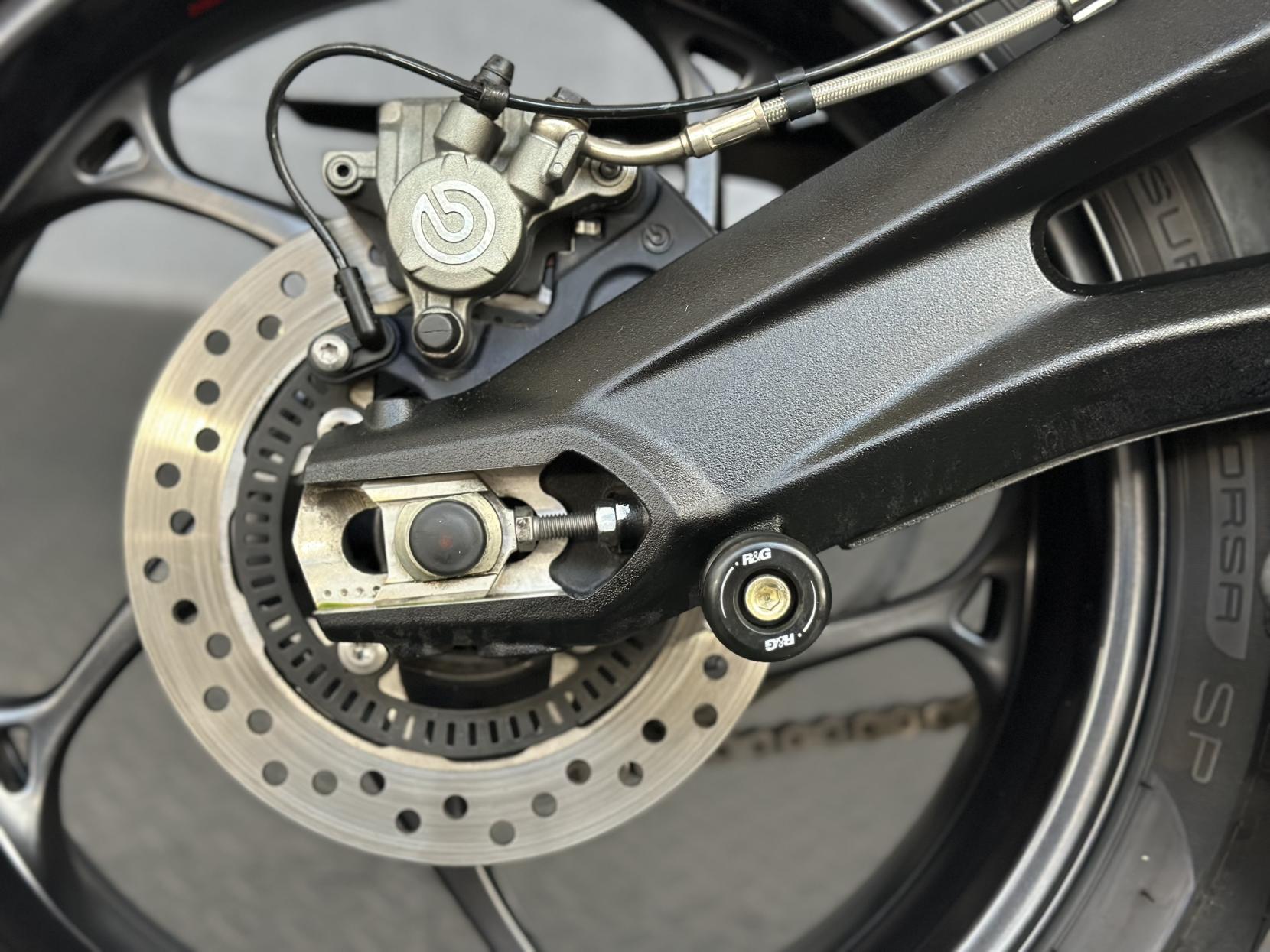 Triumph Street Triple 765 765 RS Naked Petrol Manual X-ring Euro 5 (124 ps)