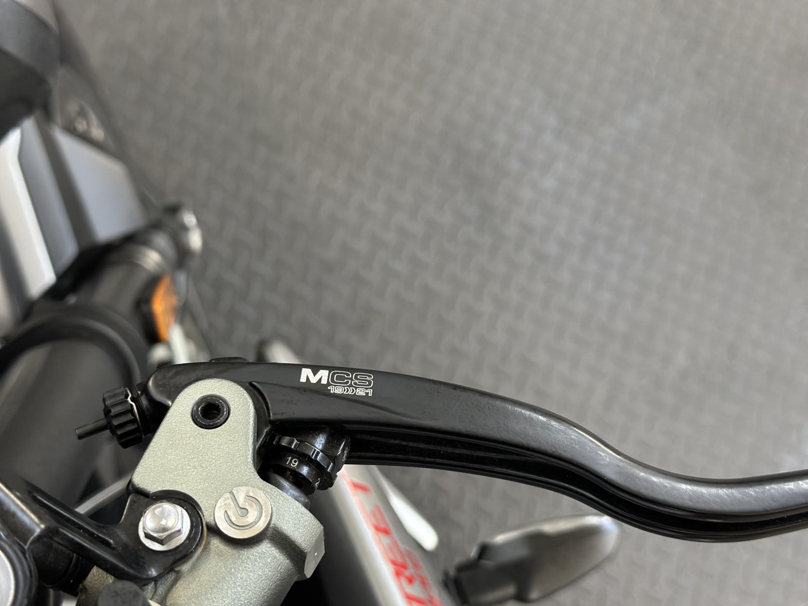 Triumph Street Triple 765 765 RS Naked Petrol Manual X-ring Euro 5 (124 ps)