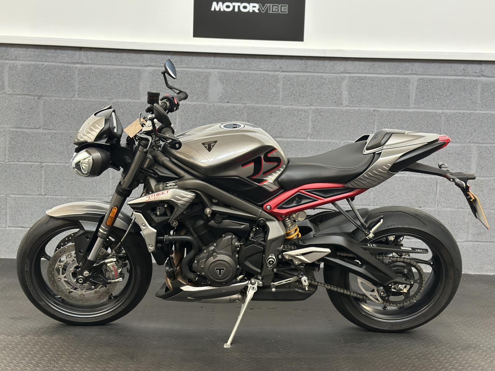 Triumph Street Triple 765 765 RS Naked Petrol Manual X-ring Euro 5 (124 ps)