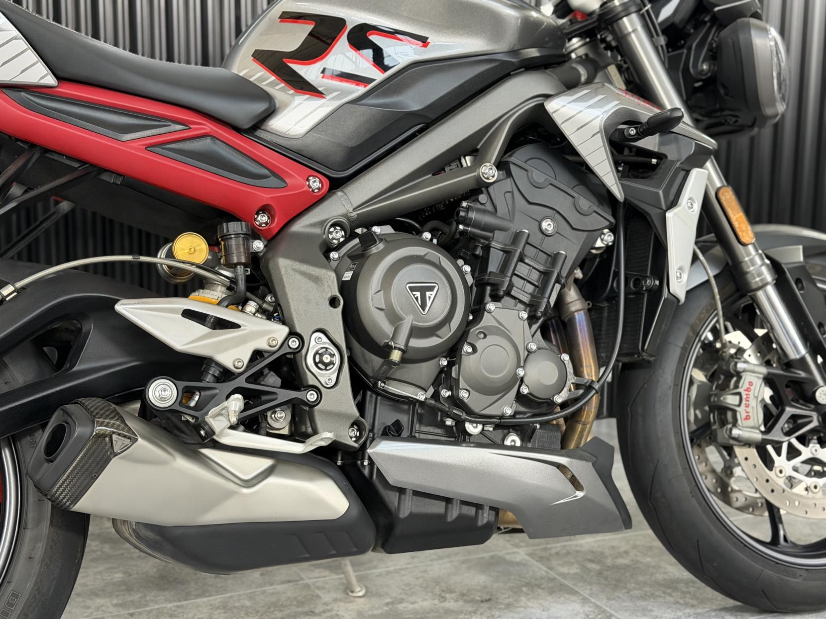 Triumph Street Triple 765 765 RS Naked Petrol Manual X-ring Euro 5 (124 ps)