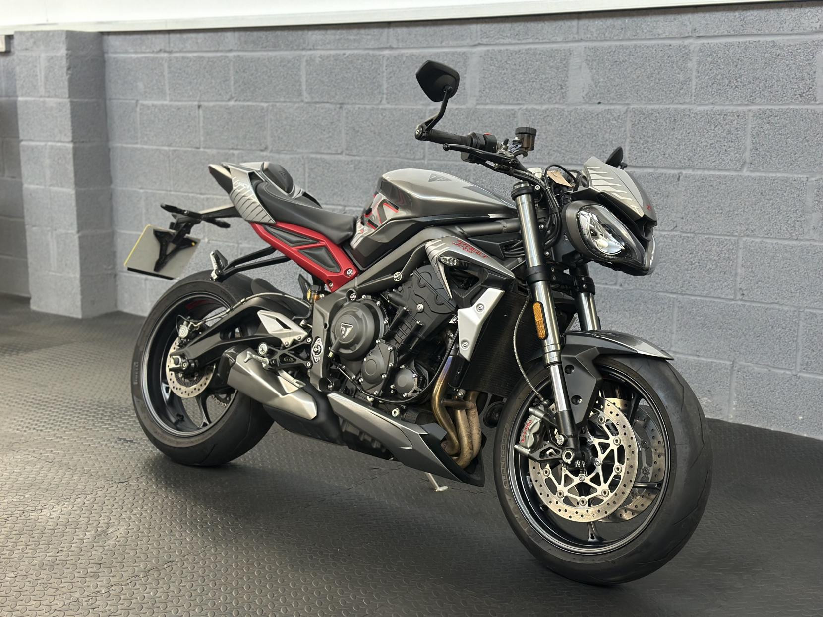 Triumph Street Triple 765 765 RS Naked Petrol Manual X-ring Euro 5 (124 ps)