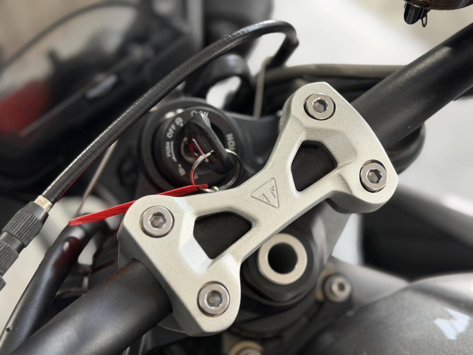 Triumph Street Triple 765 765 RS Naked Petrol Manual X-ring Euro 5 (124 ps)