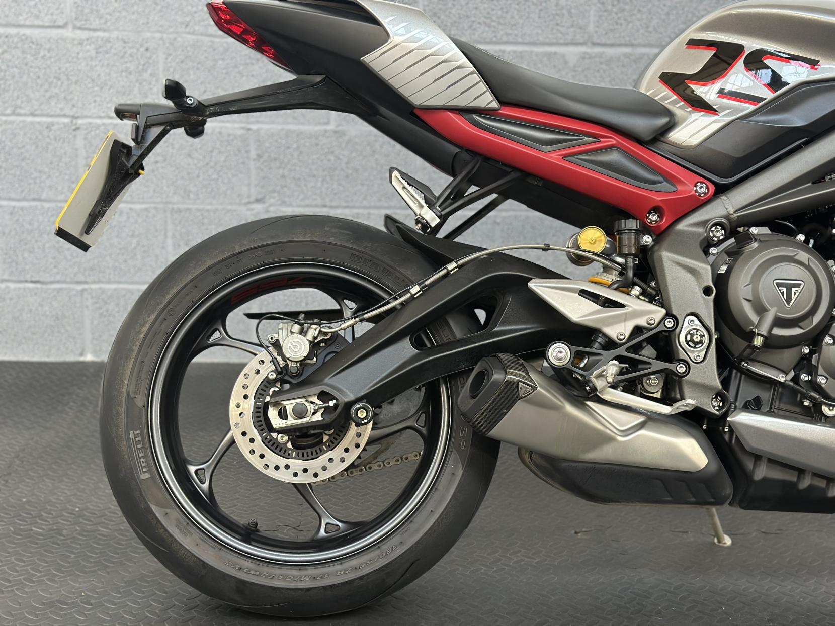 Triumph Street Triple 765 765 RS Naked Petrol Manual X-ring Euro 5 (124 ps)