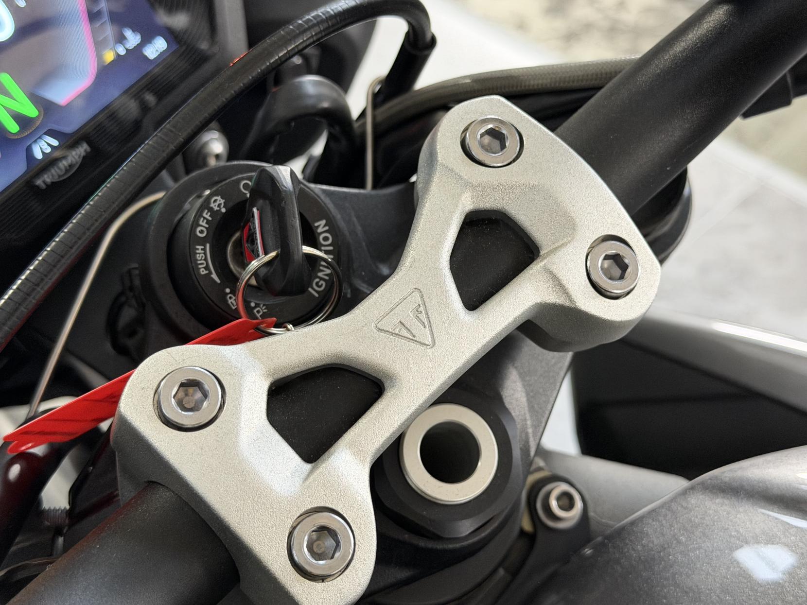 Triumph Street Triple 765 765 RS Naked Petrol Manual X-ring Euro 5 (124 ps)