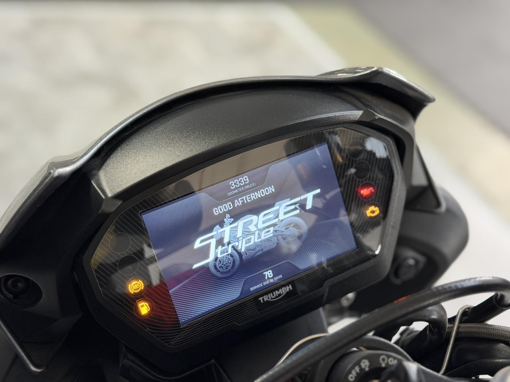 Triumph Street Triple 765 765 RS Naked Petrol Manual X-ring Euro 5 (124 ps)