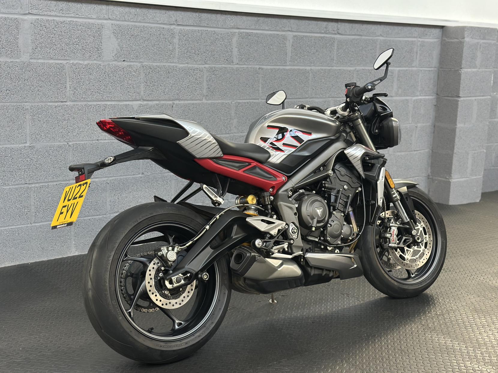 Triumph Street Triple 765 765 RS Naked Petrol Manual X-ring Euro 5 (124 ps)