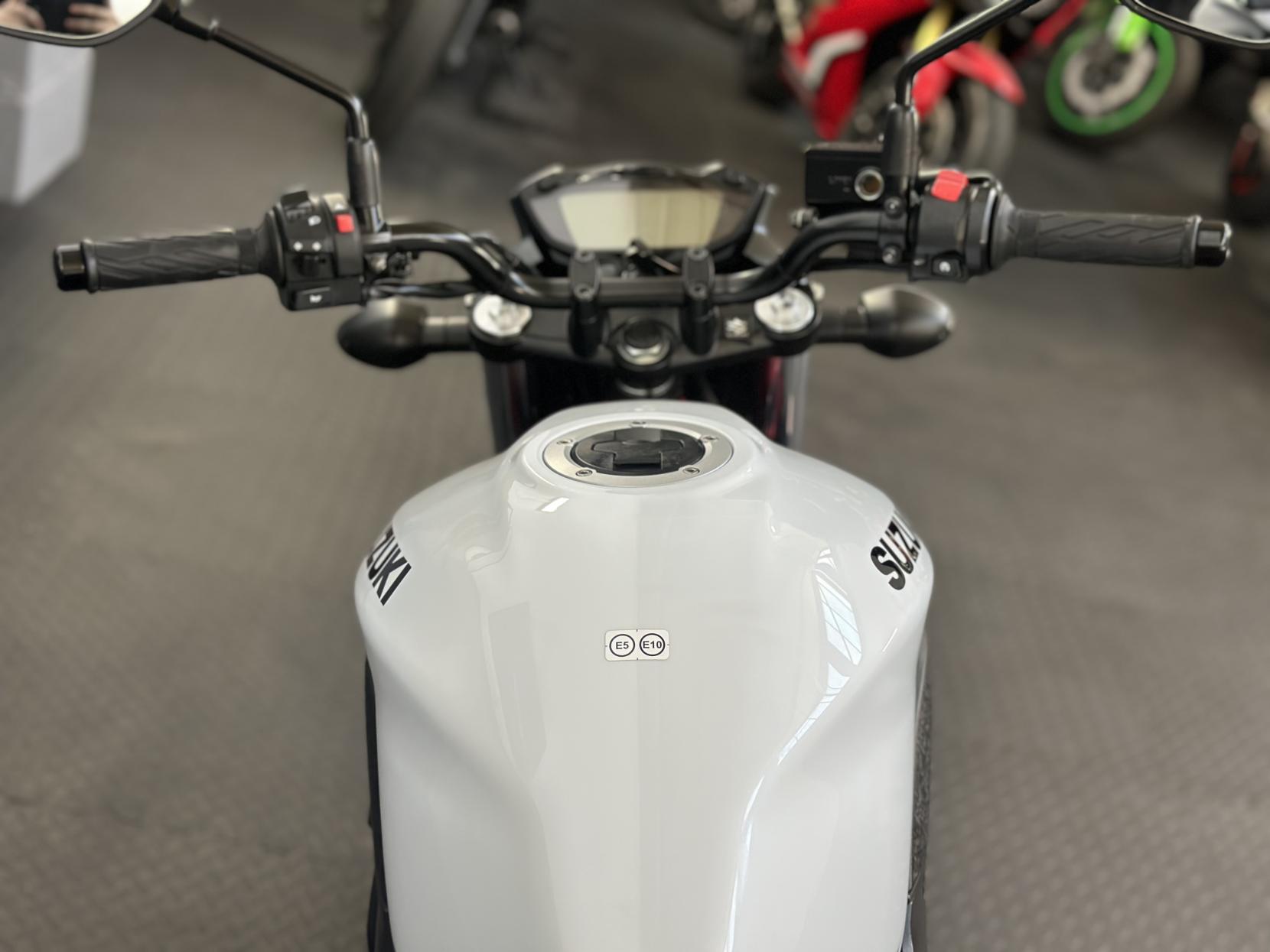 Suzuki SV650 650 Naked Petrol Manual Euro 5 (73 ps)