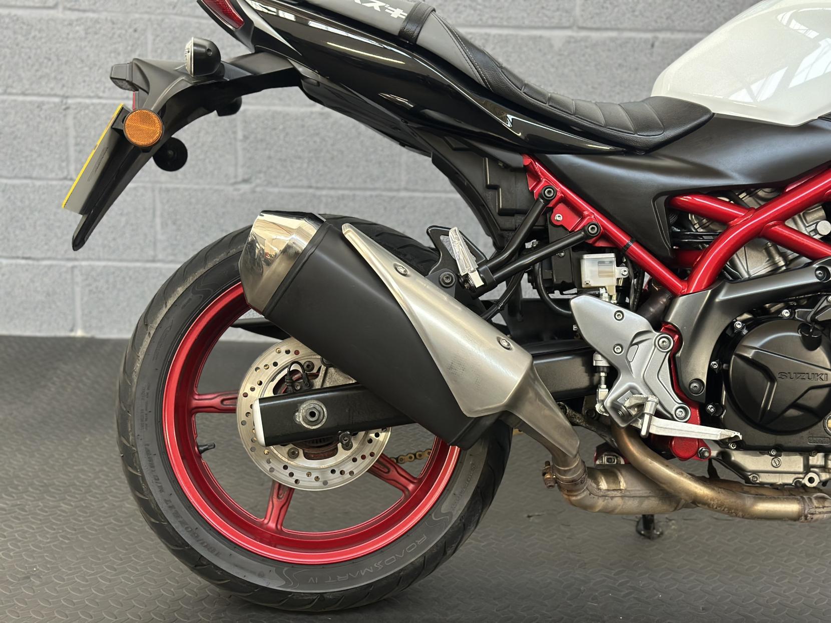 Suzuki SV650 650 Naked Petrol Manual Euro 5 (73 ps)