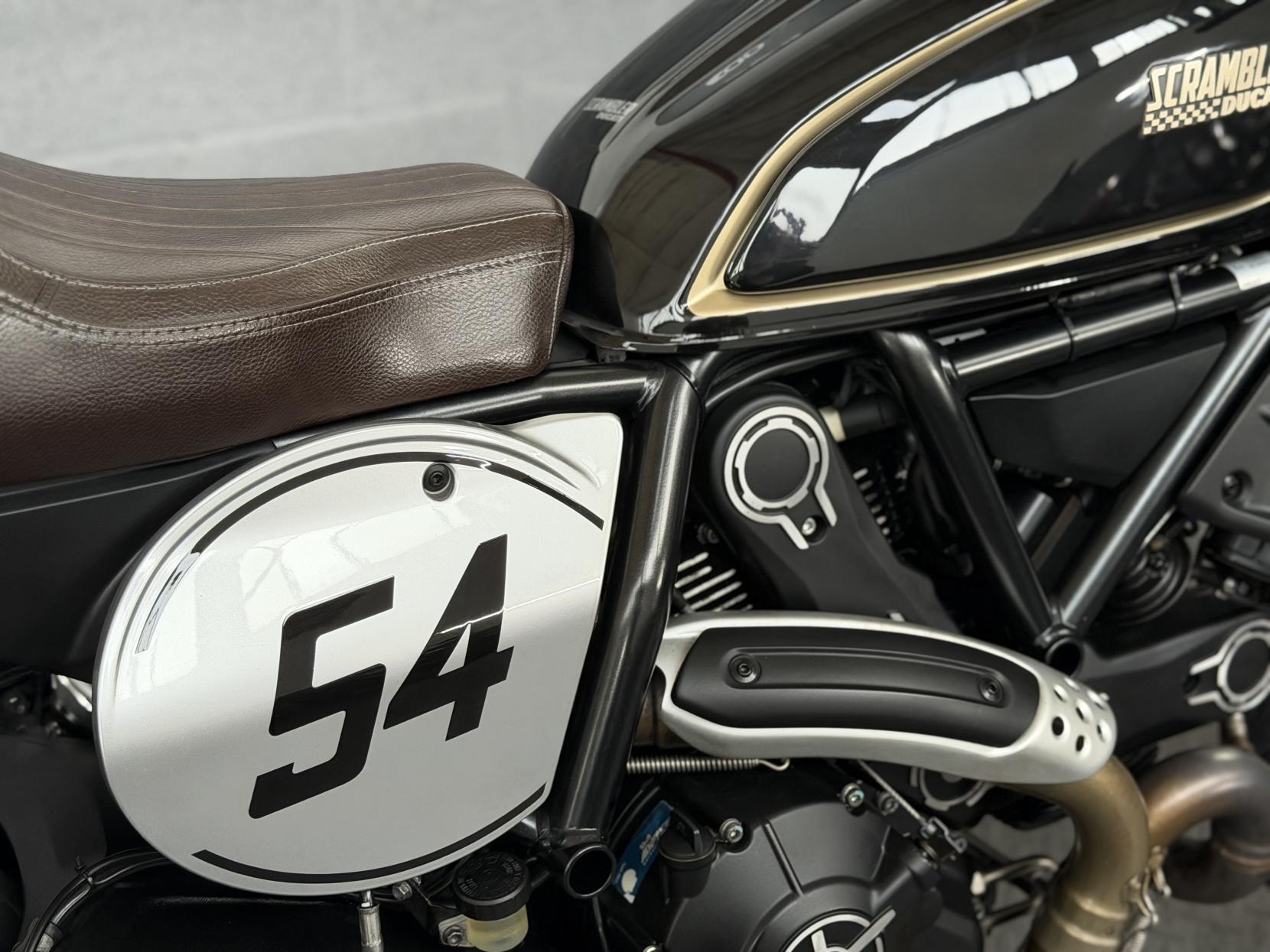 Ducati Scrambler 800 803 Cafe Racer Roadster/Retro Petrol Manual Euro 4 (73 ps)