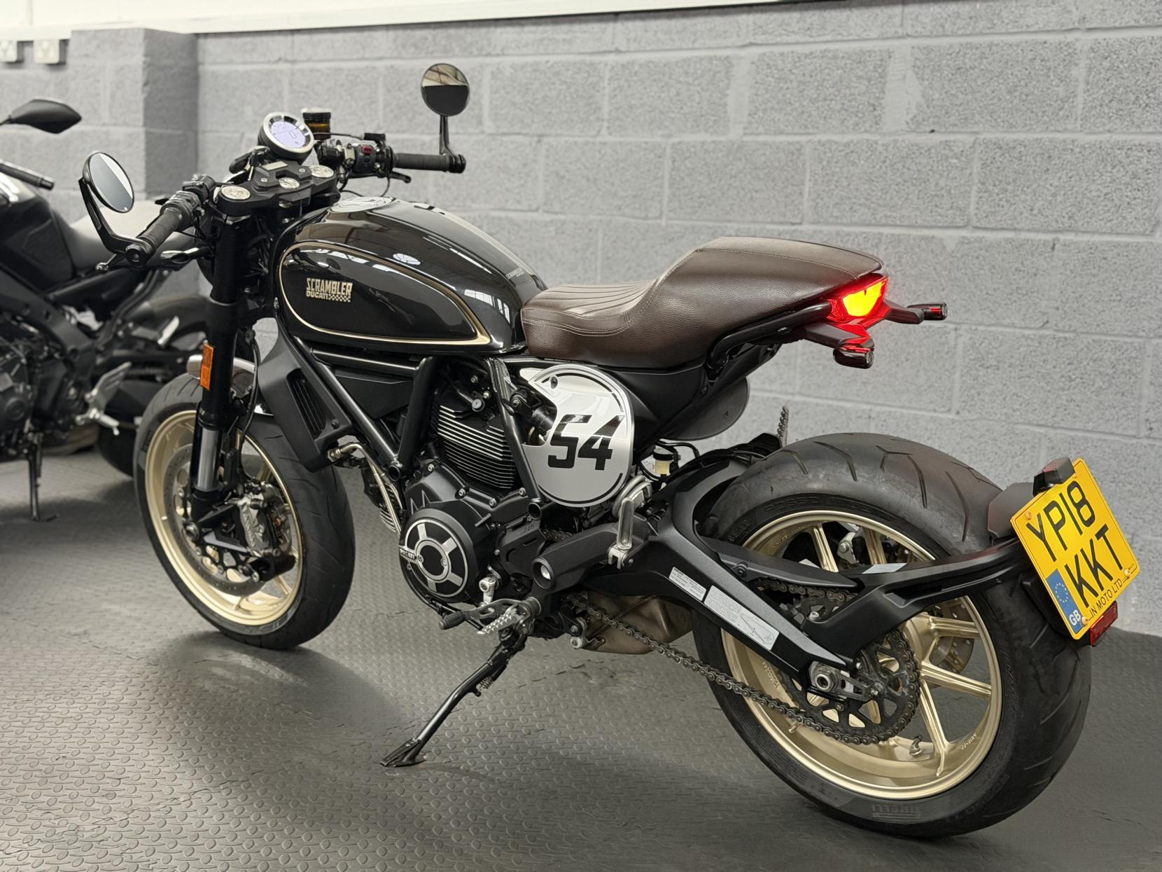 Ducati Scrambler 800 803 Cafe Racer Roadster/Retro Petrol Manual Euro 4 (73 ps)